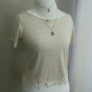 NWT Cute Neutral Striped Flower Applique Tee Shirt - Small